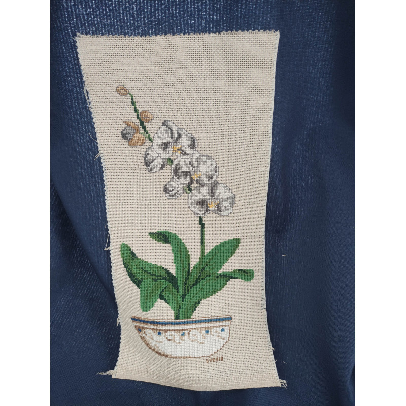 Broderie Orchidée blanche et grise